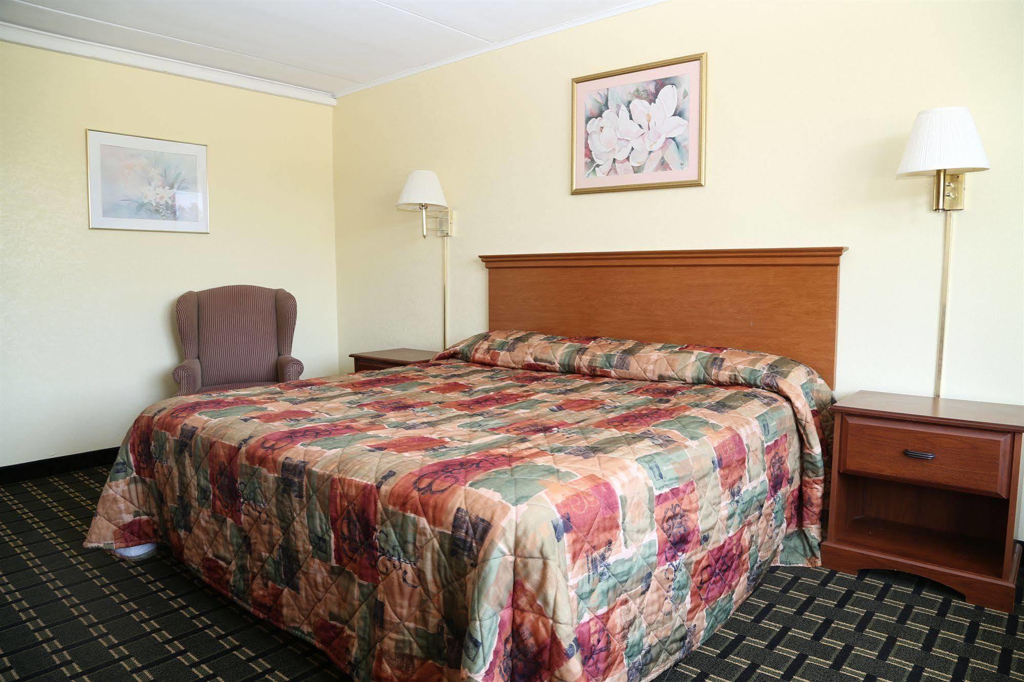 Rodeway Inn 우드브리지 외부 사진