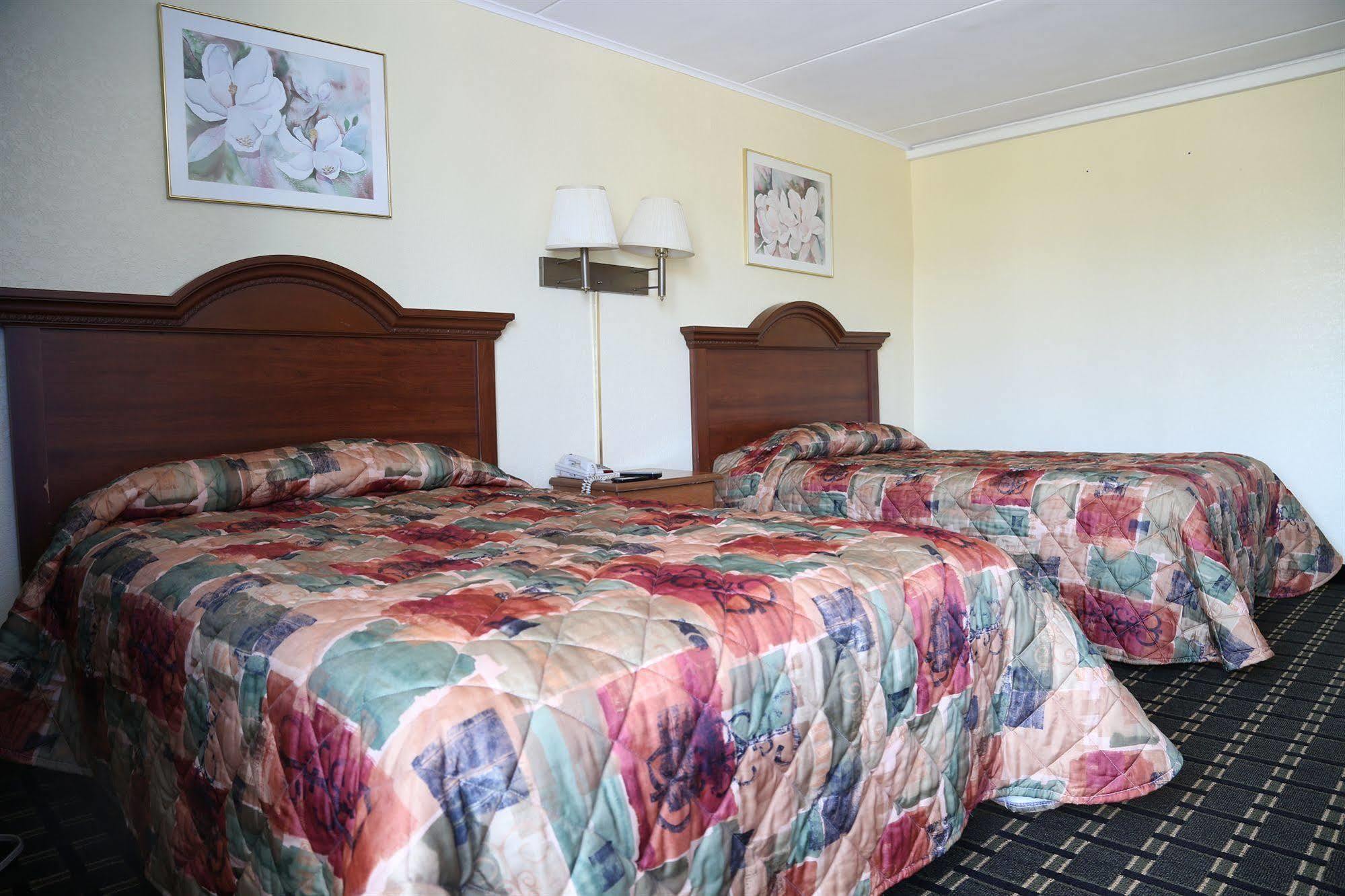 Rodeway Inn 우드브리지 외부 사진